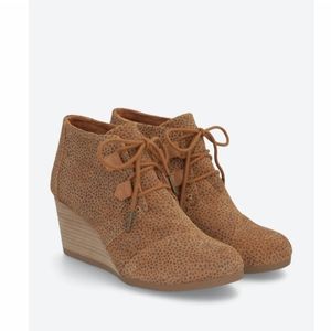 Kayla Suede Toms Wedges
